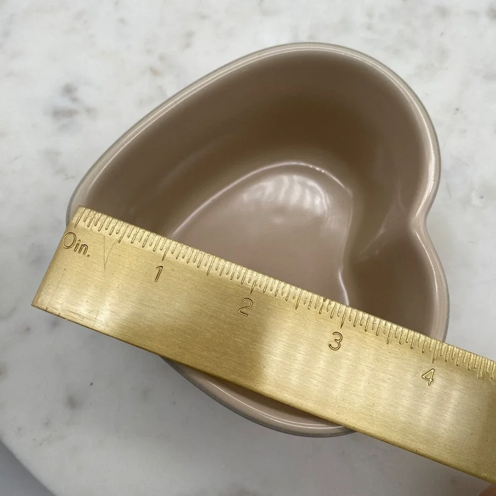 Le Creuset Pink Heart Ramekin Stoneware Individual Serving‎ Casserole or Dessert